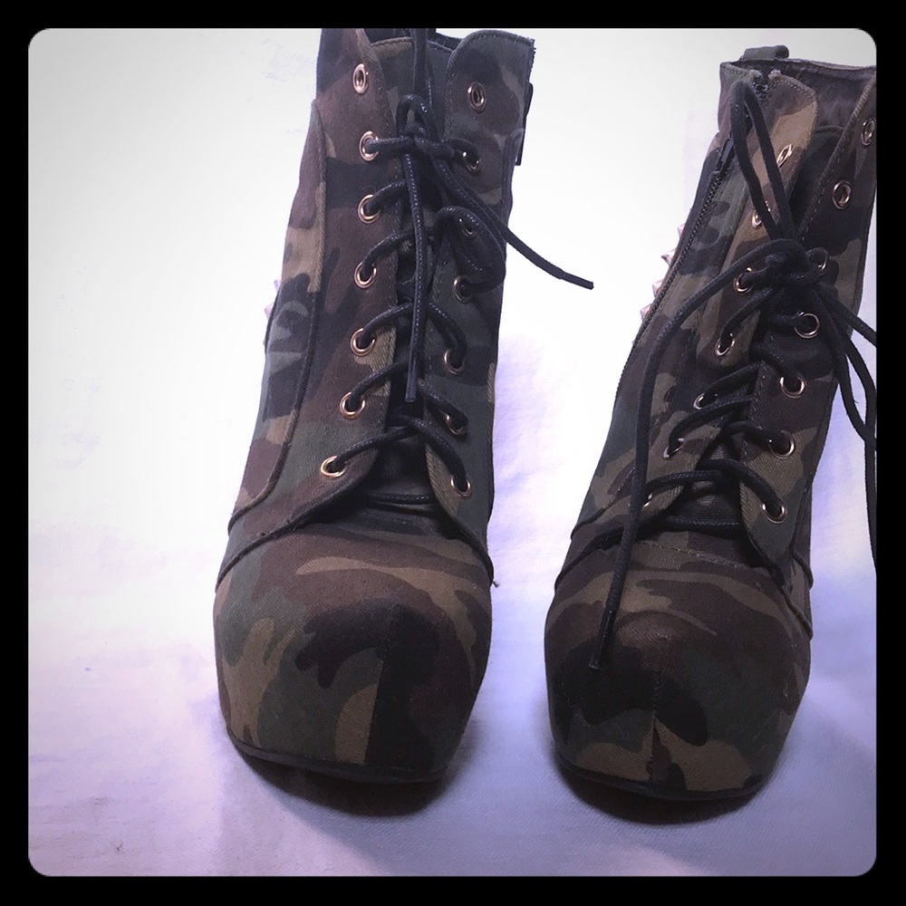 Camouflage Beaded  heels